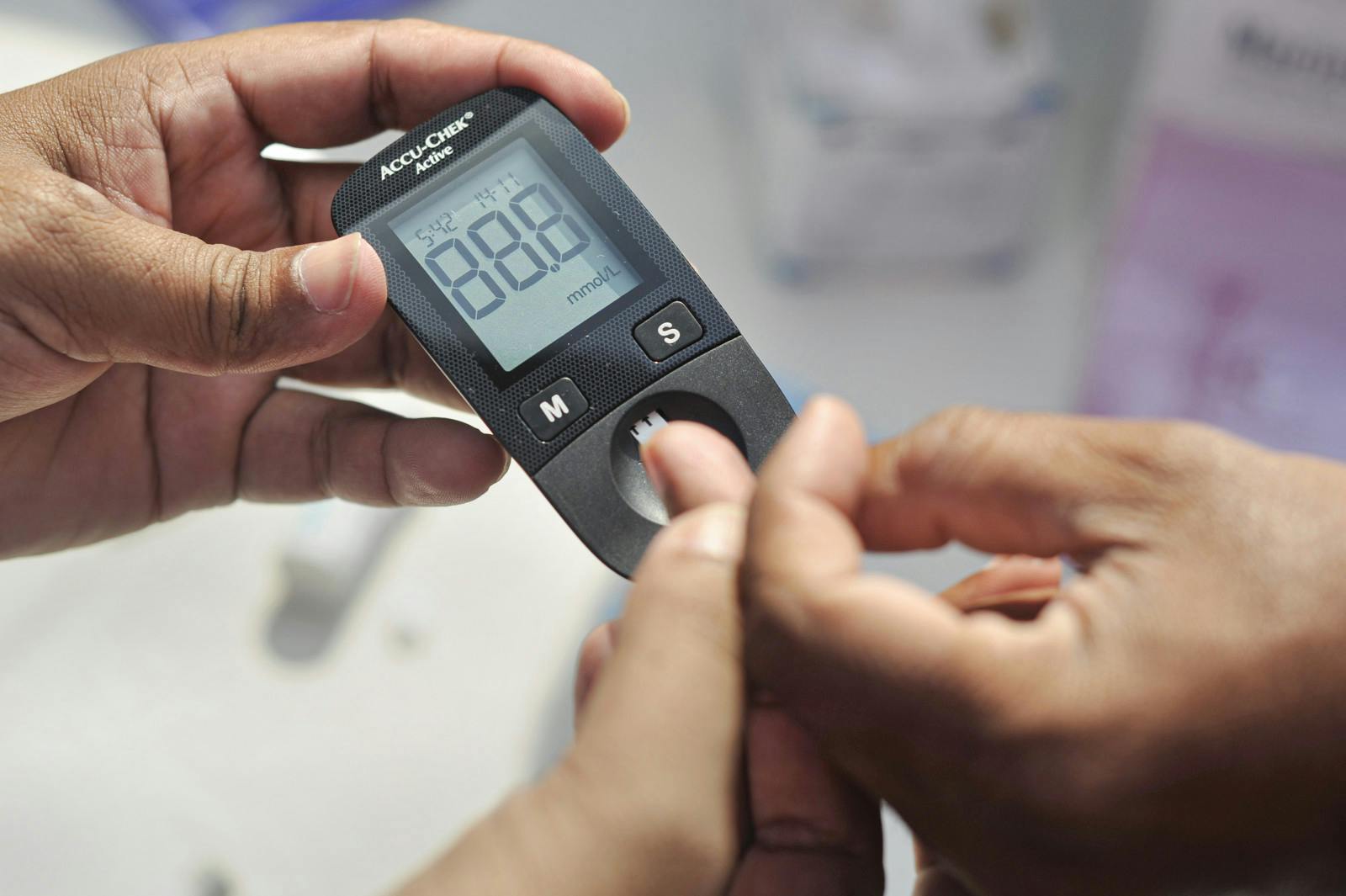 A blood sugar monitor (Getty)